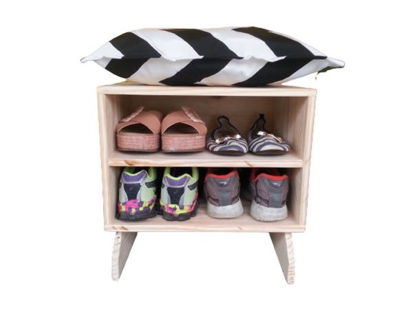 Sapateira madeira Puff chevron preto e branco
