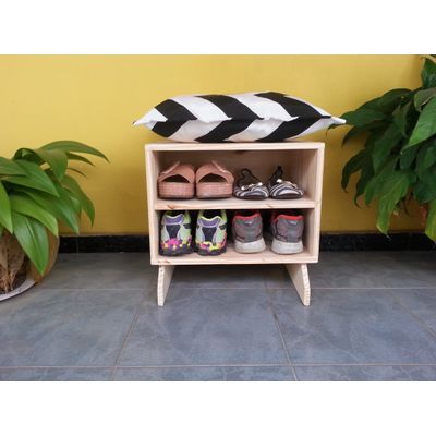 Sapateira madeira Puff chevron preto e branco