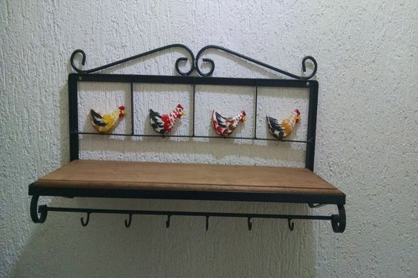 Prateleira cozinha Ferro Galinhas madeira 60 cm largura