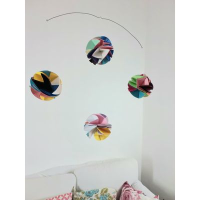 Móbile berço bebê infantil quarto bolas coloridas origami