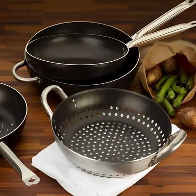 Frigideira Wok Profissional Preta 34 Cm 5 L Em Alumínio Com Revestimento Interno Antiaderente