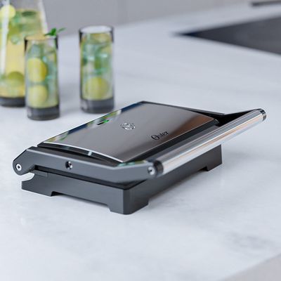 Mini Grill Elétrico Oster Inox 2 em 1 110V OGRL230-127 110V