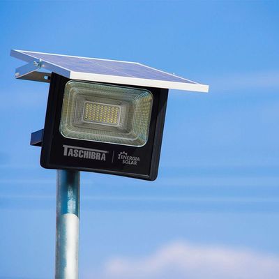 Refletor Solar Led Tr Sun Taschibra 100W Preto 6500K C/ Controle Remoto Bivolt