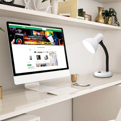 Luminária De Mesa Taschibra Tlm 04 E27 Bivolt Branco