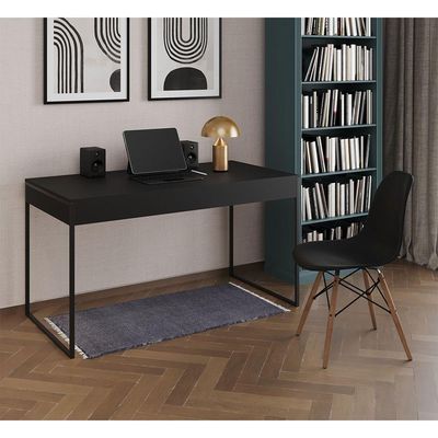 Mesa De Escritório Industrial Malta Preta 137X53Cm Base Ferro Preto Com 1 Cadeira Preta Cor: Preto