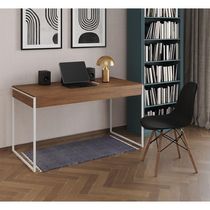 Mesa De Escritório Industrial Amêndoa 137X53Cm Base Ferro Branco Com 1 Cadeira Preta