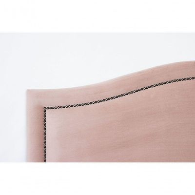 Cabeceira Queen Curva Luxo 160x60 Veludo Rosê - Tachas Fumê