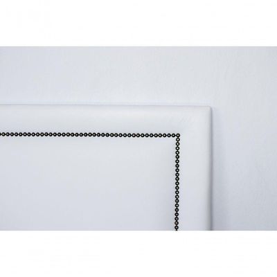 Cabeceira Casal Reta Luxo 140x60 Courino Branco - Tachas Fumê